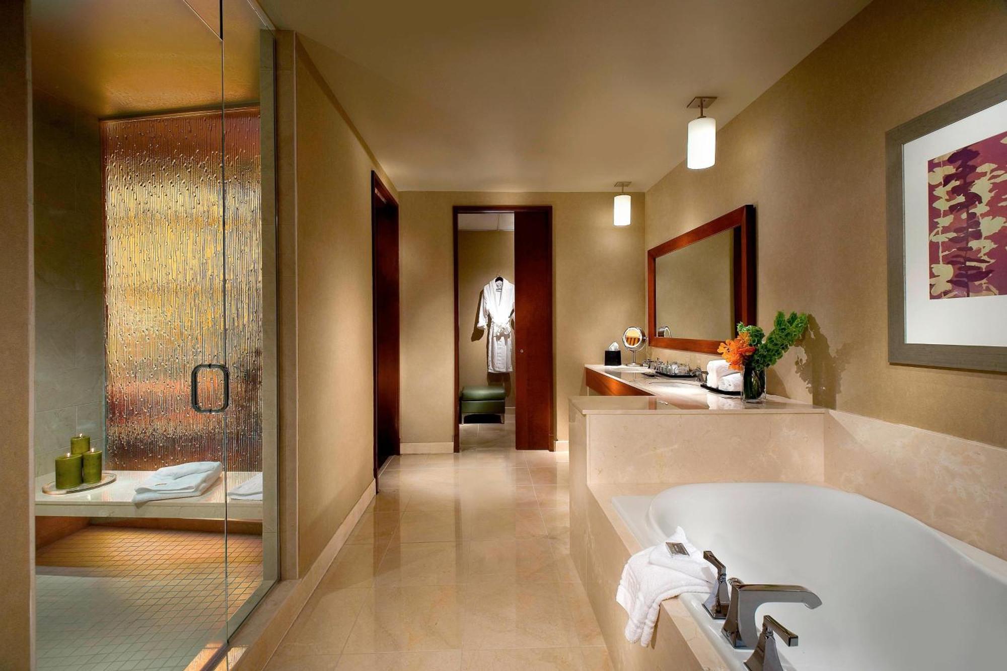 The Westin Beale Street 4*